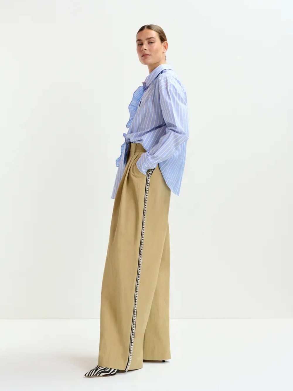 Essential Antwerp Beige rhinestone-trimmed pleated wide-leg pants NWT size 38